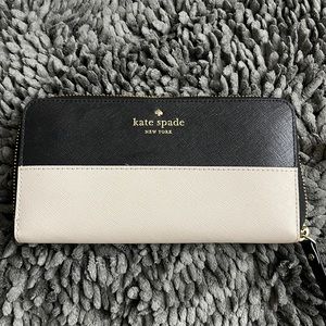 Authentic Kate Spade Zipper Wallet